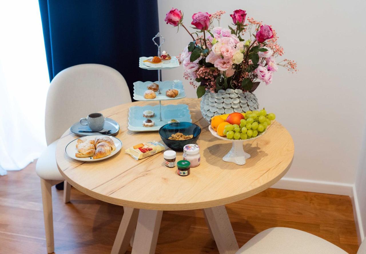 Mareluna Rooms Наполи Екстериор снимка