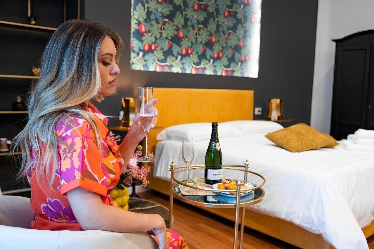 Mareluna Rooms Наполи Екстериор снимка