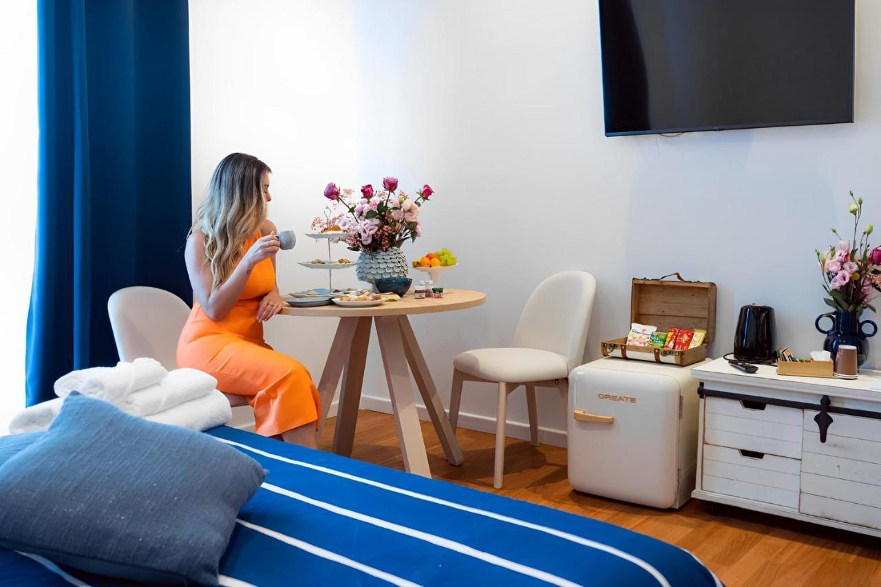 Mareluna Rooms Наполи Екстериор снимка
