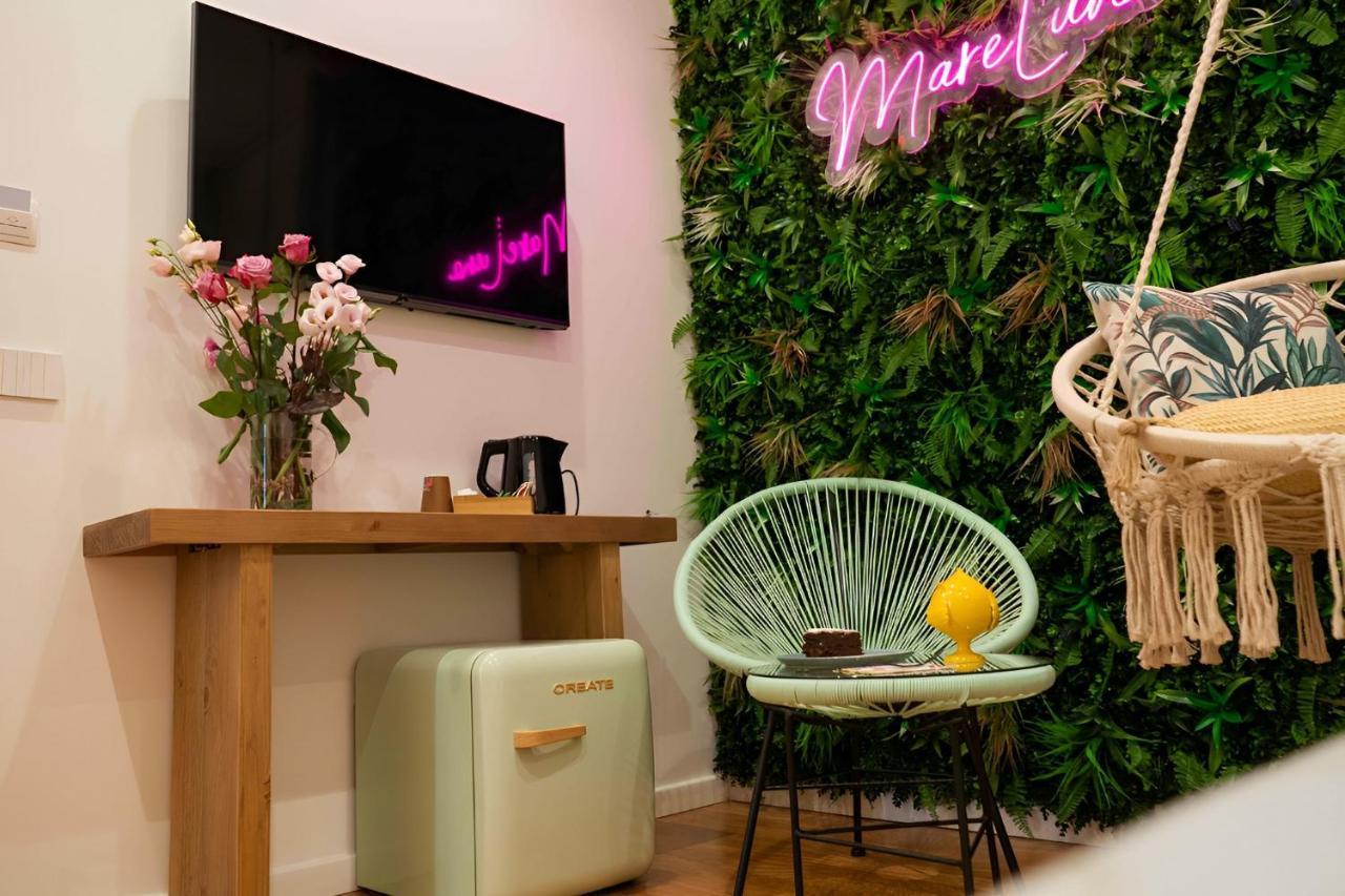 Mareluna Rooms Наполи Екстериор снимка