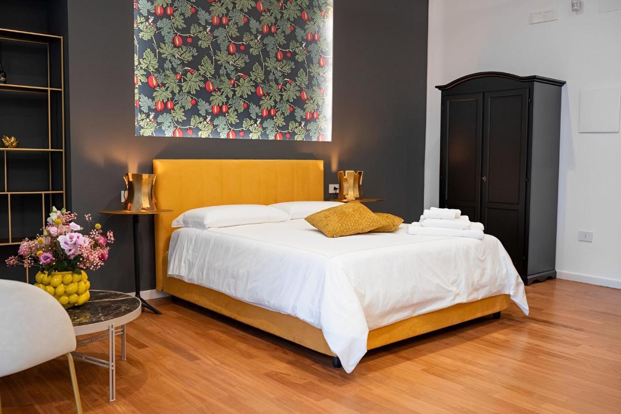 Mareluna Rooms Наполи Екстериор снимка