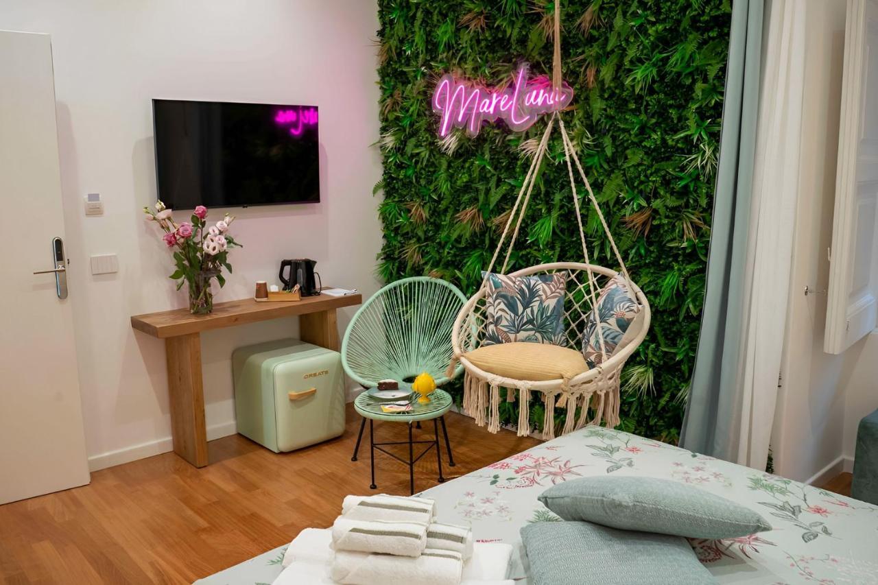 Mareluna Rooms Наполи Екстериор снимка